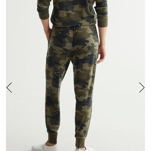 Luck Brand Camo Drawstring Waist Joggers - Picture 3 of 9